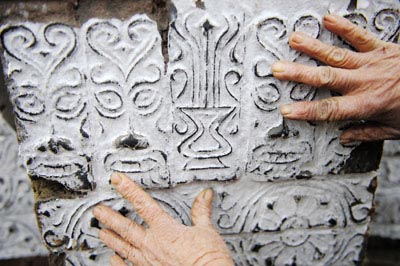 涪陵發(fā)現(xiàn)國內(nèi)最大陶棺(組圖)