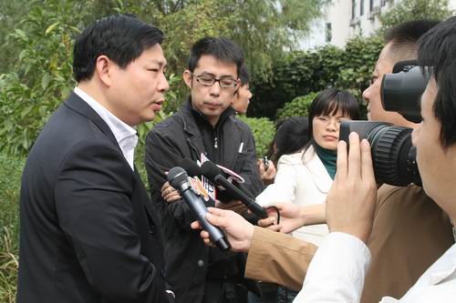 《紅官窯》未播先熱蓋麗麗變身瓷器行家(圖)