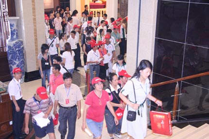 火紅九月新中源陶瓷團購圣火燃燒玉林