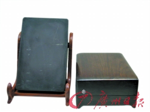 “康梁”硯臺(tái)“回”肇慶