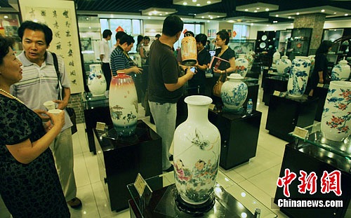2011景德鎮(zhèn)學(xué)院派陶瓷藝術(shù)精品展在北京開(kāi)展