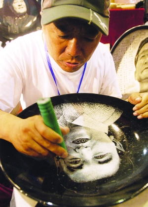 攝影:張春堂“你”一會就變成瓷的了。