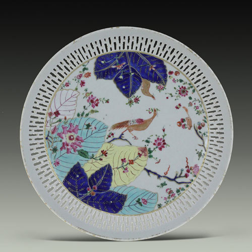 四周有孔的色拉盤 四周有孔的色拉盤