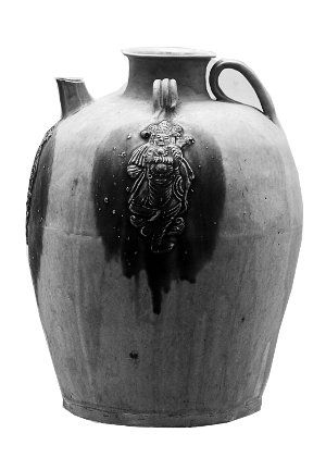 南宋官窯博物館的鎮(zhèn)館之寶唐代“壺王”被指贗品,該館已組織專家重新鑒定。