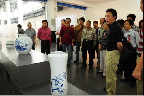 瓷本水墨—名家繪瓷展亮相陶瓷藝術(shù)博覽會