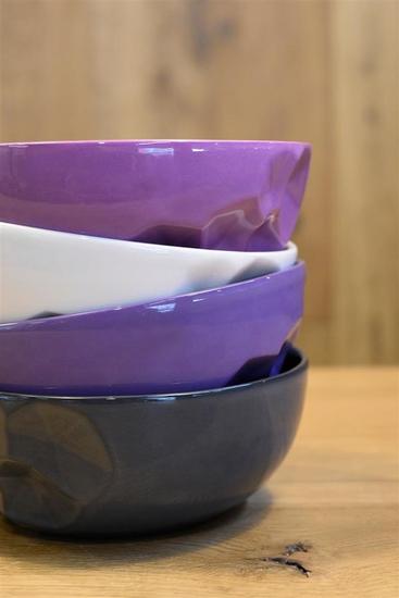 美女學生利用3D打印技術(shù)制作精美陶瓷器