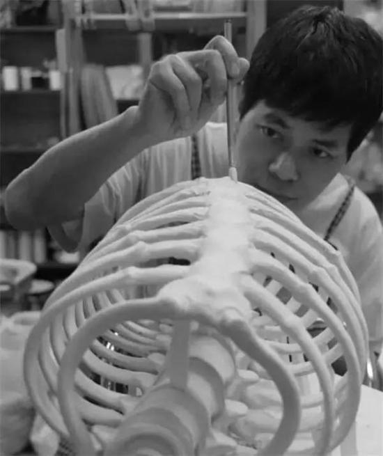 點擊圖片翻到下一頁>>