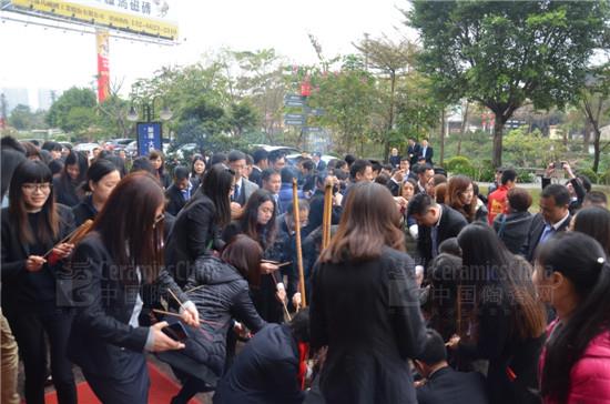 整個(gè)拜神儀式熱鬧非凡