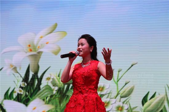 新明珠陶瓷集團(tuán)隆重召開2016年新春工作會(huì)議