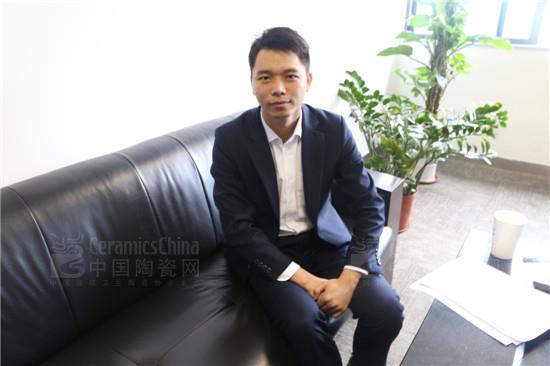 大藝磁磚市場部經(jīng)理李炳才