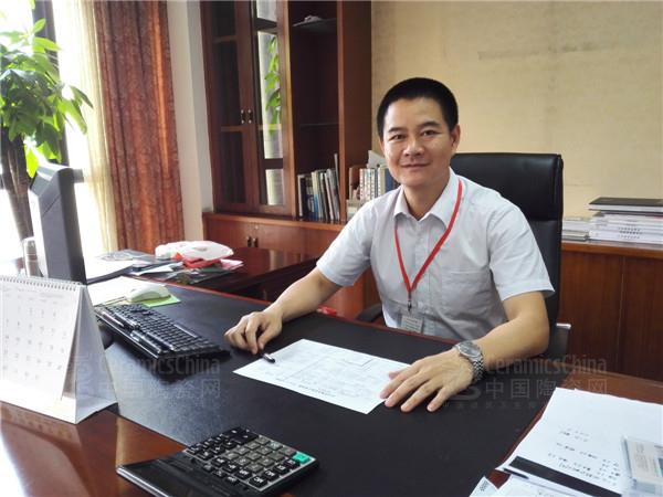 奧米茄陶瓷品牌總經(jīng)理張啟青先生