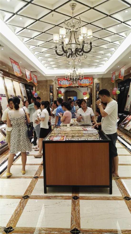 店內(nèi)人氣火爆