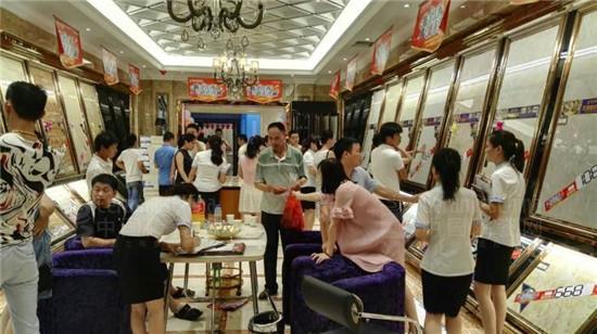 業(yè)主選購(gòu)?qiáng)W米茄大理石瓷磚