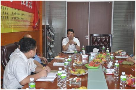 支部委員趙海發(fā)言:強(qiáng)調(diào)“兩學(xué)一做”在民營(yíng)企業(yè)發(fā)展中的重要性