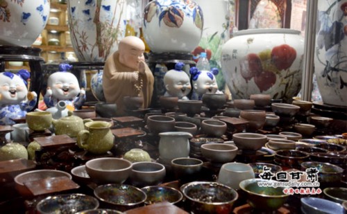 第七屆蘭州藝博會開展 24個國家和地區(qū)的展商曬寶