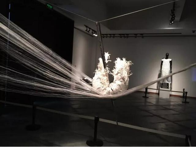 �X�Ϯ�Ժ���ʳʬF(xi��n)&ldquo;�����Ї���&rdquo;��̽�������Z���µĵ»��״�ˇ�g