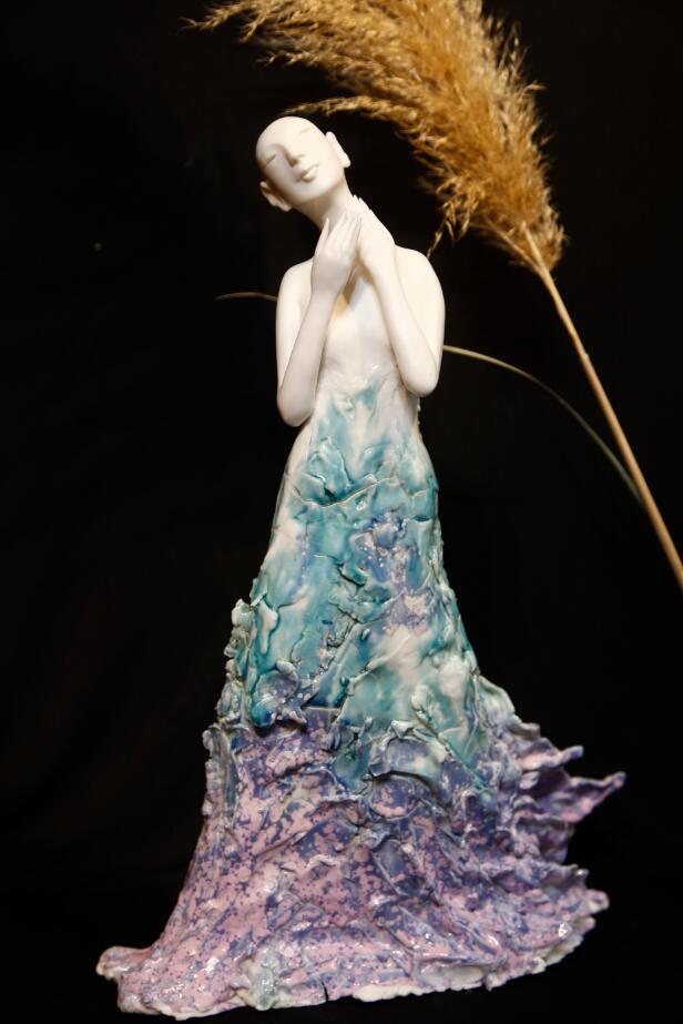 獨白——吳苗羽陶瓷藝術作品展在廣州白云機場開幕