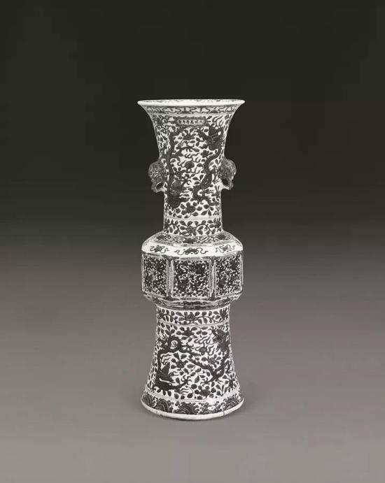 日本出光美術(shù)館藏明萬歷染付龍文尊式瓶