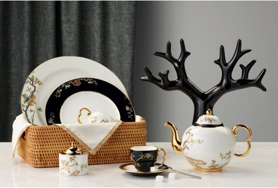 國宴瓷亮相《舌尖3》 設(shè)計師黃春茂:高品質(zhì)也要大眾化 國宴瓷亮相《舌尖3》 設(shè)計師黃春茂:高品質(zhì)也要大眾化