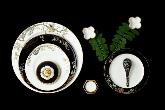 國宴瓷亮相《舌尖3》 設(shè)計師黃春茂:高品質(zhì)也要大眾化 國宴瓷亮相《舌尖3》 設(shè)計師黃春茂:高品質(zhì)也要大眾化